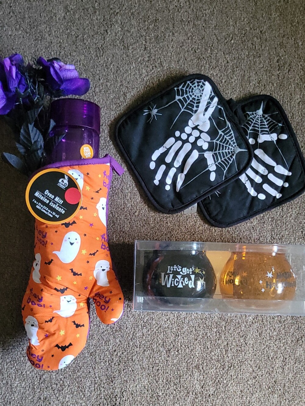 NWT Halloween  Kitchen Bundle Pot Holders, Cauldron Cups, Water Bottle, Flowers